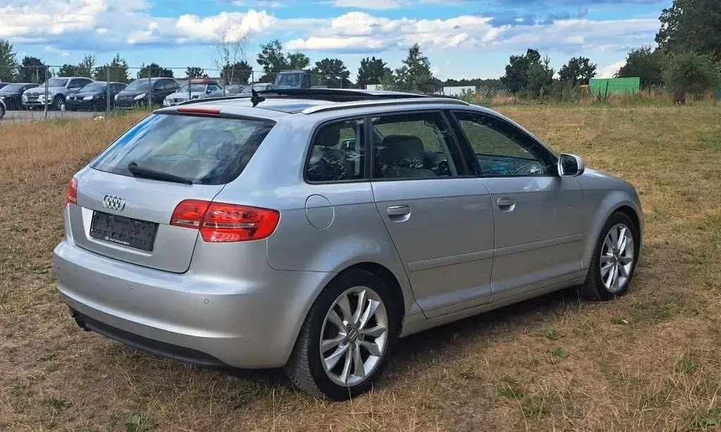 Gebraucht Audi A3 Sportback Ambition 125 PS (91 kW) 2010 Silber Kleinwagen