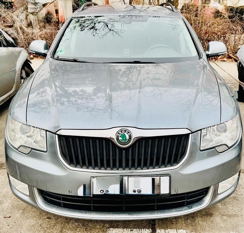 Gebraucht Skoda Superb 170 PS (125 kW) 2013 Andere farben Kombi