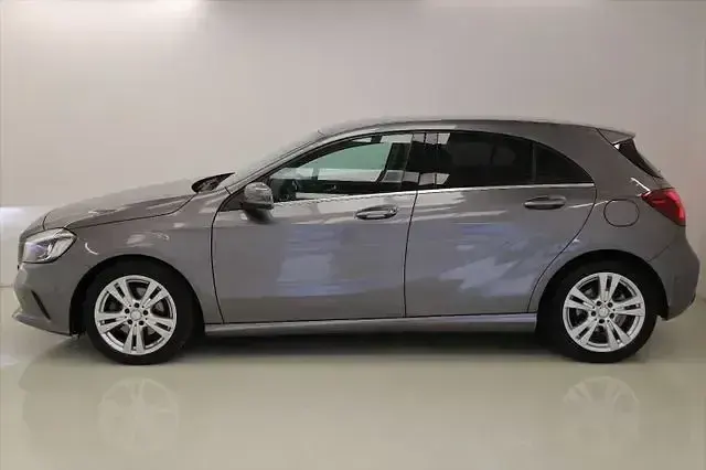 Gebraucht Mercedes A200 156 PS (114 kW) 2016 Mountaingrau Limousine