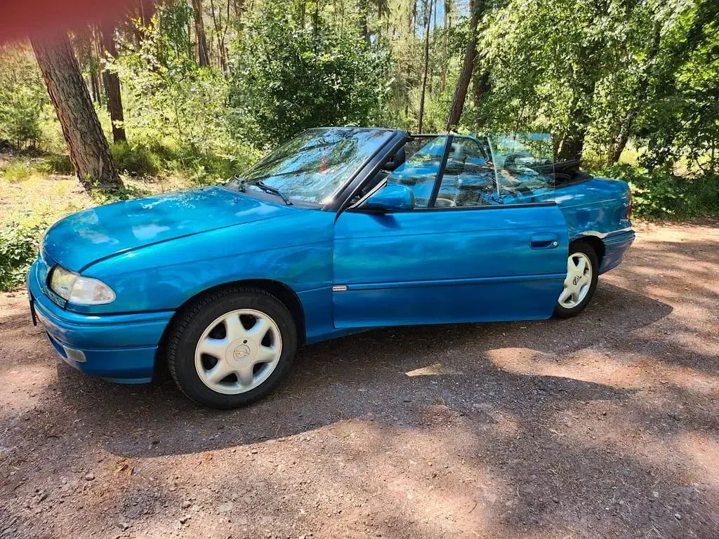 Gebraucht Opel Astra Cabriolet 75 PS (55 kW) 1998 Blau Cabrio