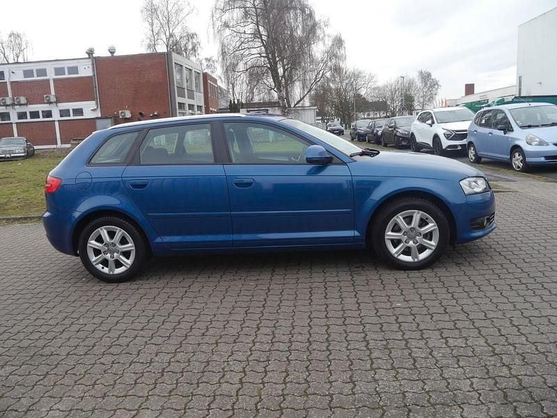 Gebraucht Audi A3 Ambiente 125 PS (91 kW) 2009 Blau Kleinwagen