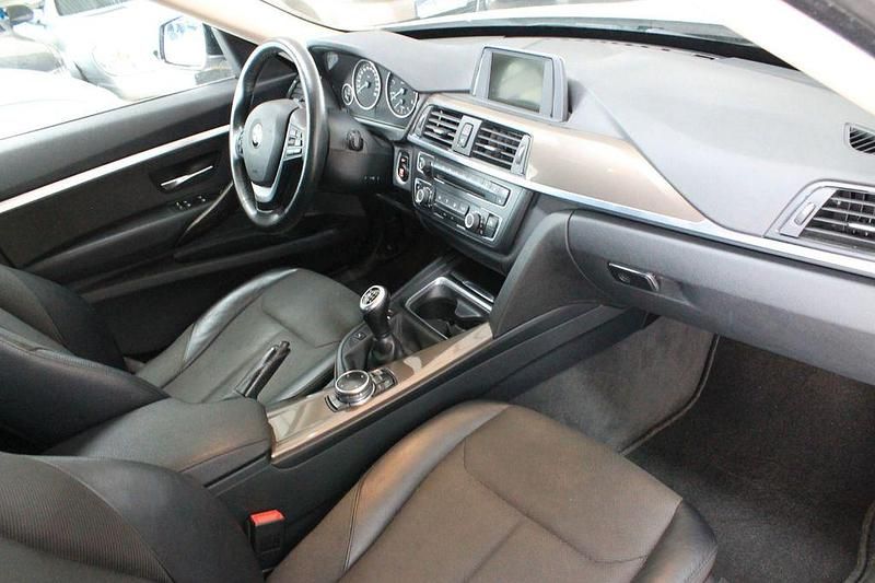 Gebraucht BMW 318 143 PS (105 kW) 2014 Weiß Limousine