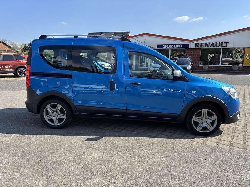 Gebraucht Dacia Dokker Stepway 109 PS (80 kW) 2019 Blau sky Van / Kleinbus