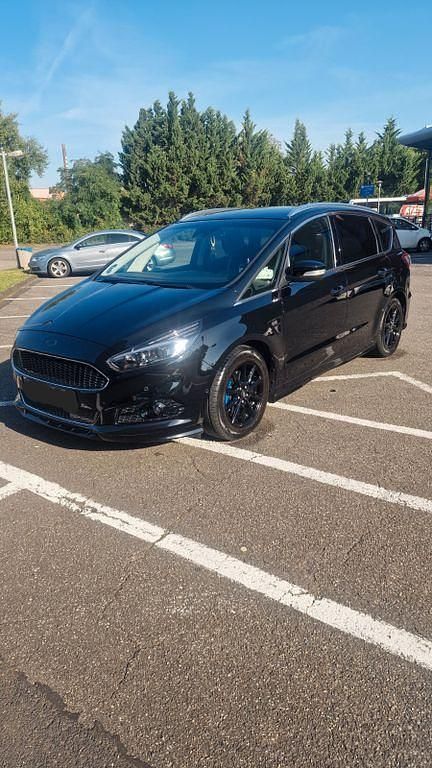 Schwarz Gebraucht 2016 Ford S-MAX Sport Van / Kleinbus | 16.900 € (Fairer Preis) - Bild 1/4