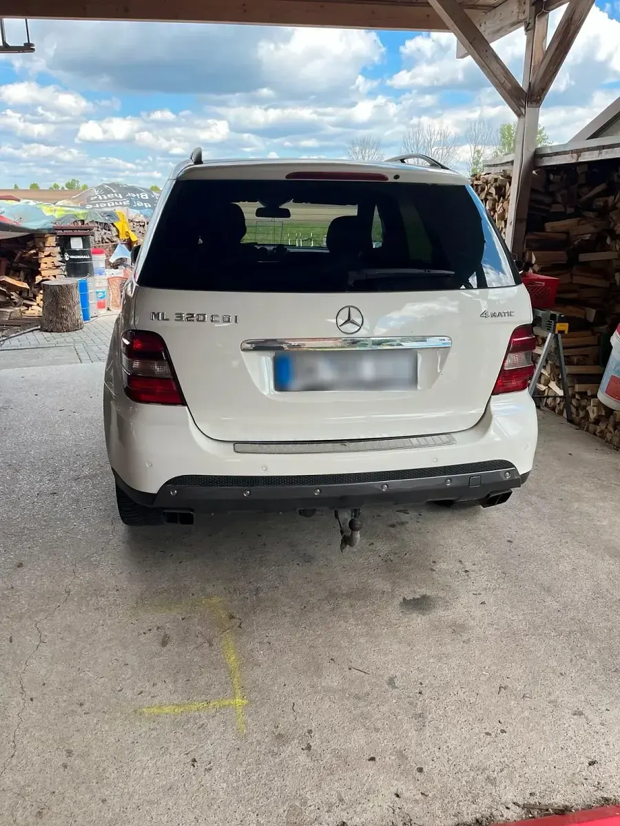 Gebraucht Mercedes ML320 224 PS (164 kW) 2009 Weiß SUV