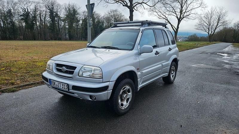Gebraucht Suzuki Grand Vitara 144 PS (105 kW) 2000 Silber SUV