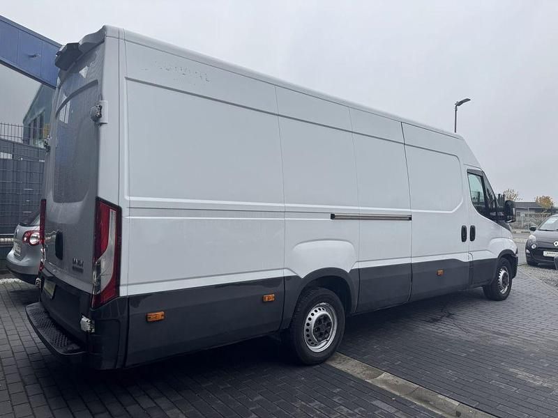 Gebraucht Iveco Daily 156 PS (114 kW) 2019 White ic 194 Van