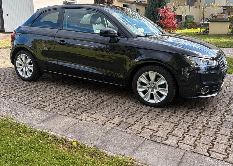 Second-hand Audi A1 105 CP (77 kW) 2010 Negru Hatchback