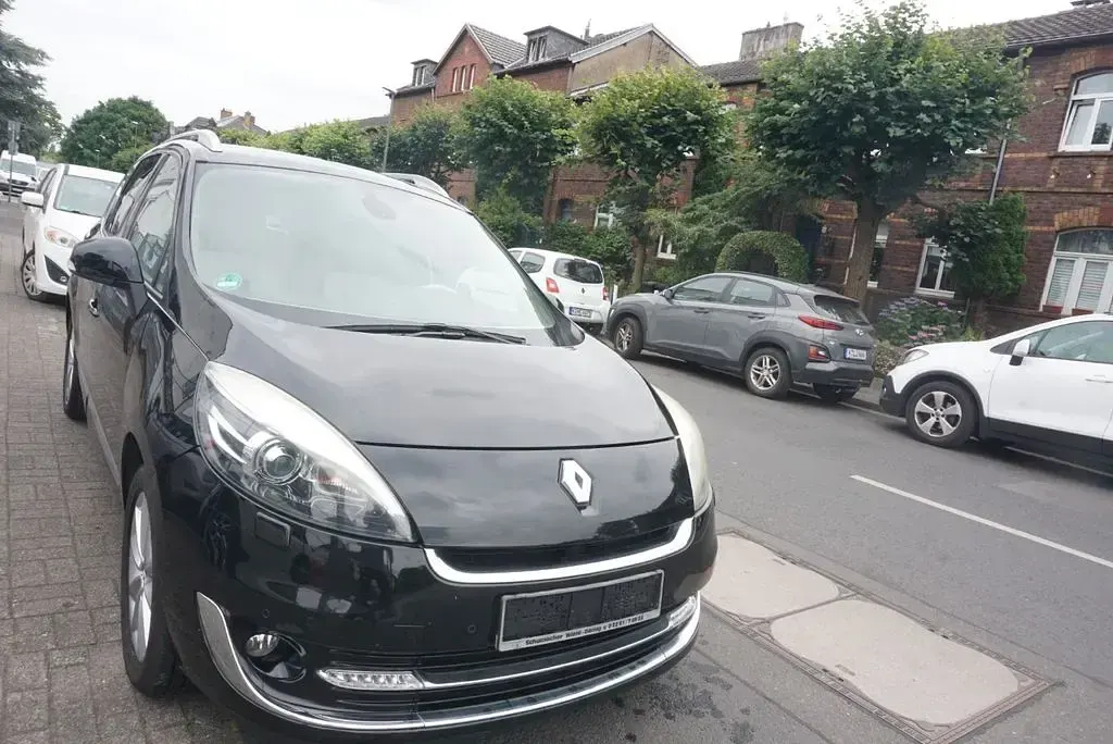 Gebraucht Renault Grand Scénic III Luxe 150 PS (110 kW) 2013 Schwarz Van / Kleinbus