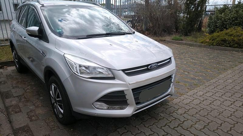 Gebraucht Ford Kuga 150 PS (110 kW) 2015 Silber SUV