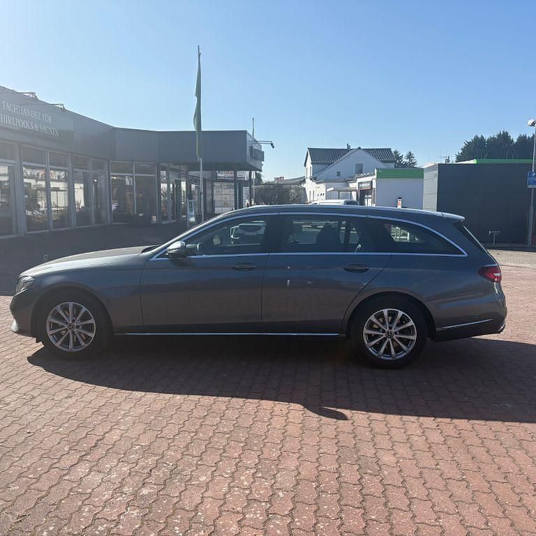 Gebraucht Mercedes E250 211 PS (155 kW) 2018 Grau Limousine