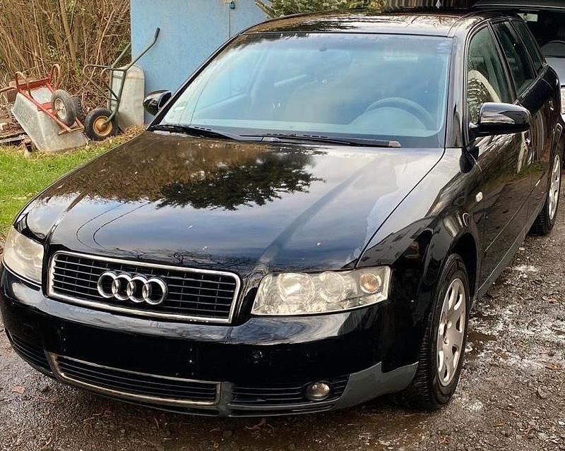 Gebraucht Audi A4 131 PS (96 kW) 2002 Schwarz Kombi