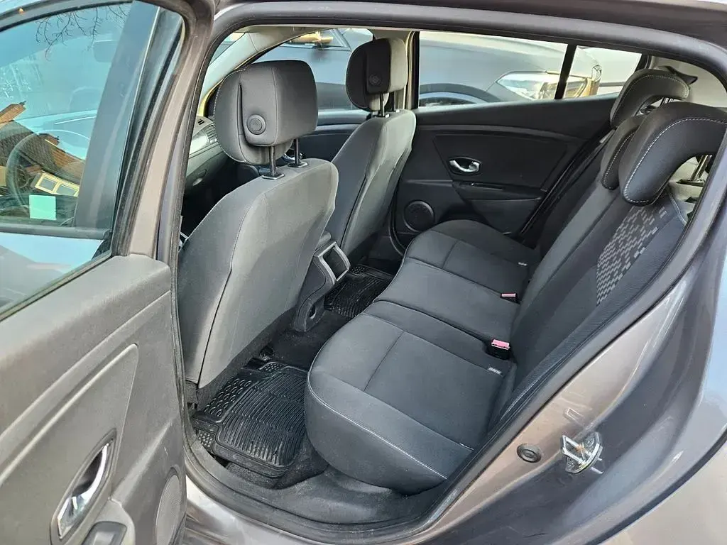 Gebraucht Renault Mégane 110 PS (80 kW) 2012 Grau Limousine