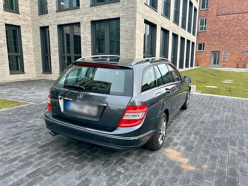 Gebraucht Mercedes C200 135 PS (99 kW) 2011 Grau Kombi