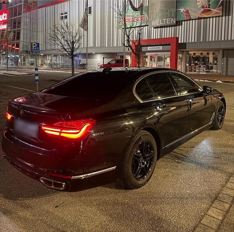 Gebraucht BMW 730 265 PS (194 kW) 2016 Schwarz Limousine