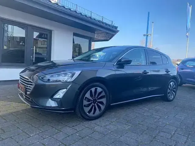 Używany Ford Focus Cool & Connect 125 KM (91 kW) 2018 Szary Sedan/Limuzyna