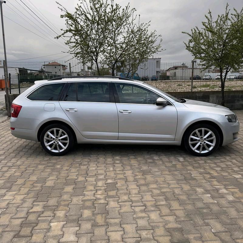 Gebraucht Skoda Octavia 150 PS (110 kW) 2014 Silber Kleinwagen