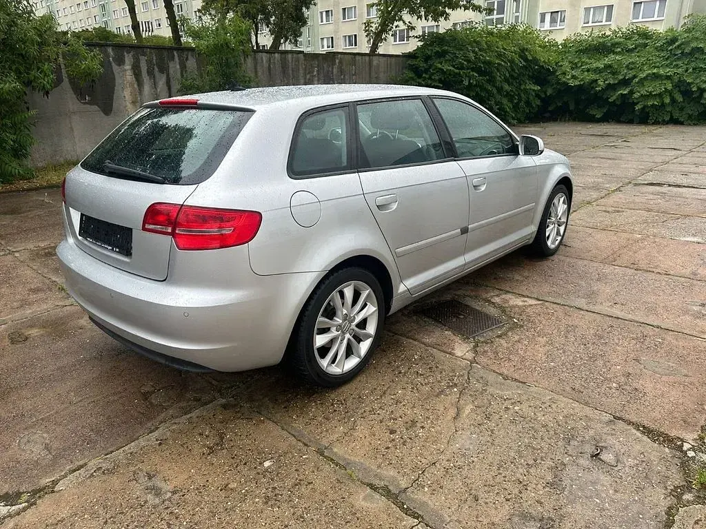 Gebraucht Audi A3 Sport 105 PS (77 kW) 2011 Silber Kleinwagen
