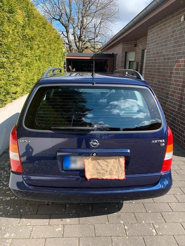 Gebraucht Opel Astra 101 PS (74 kW) 2001 Blau Kombi