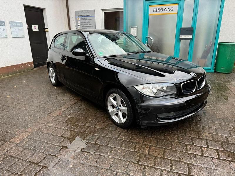 Gebraucht BMW 116 Sport Line 122 PS (89 kW) 2009 Schwarz Kleinwagen
