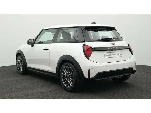 Gebraucht Mini Cooper 156 PS (114 kW) 2024 Nanuq white Kleinwagen