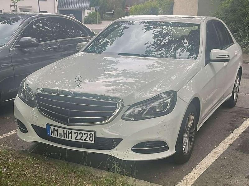 Weiß Gebraucht 2014 Mercedes C220 Edition 1 Limousine | 21.000 € (Teuer) - Bild 1/4