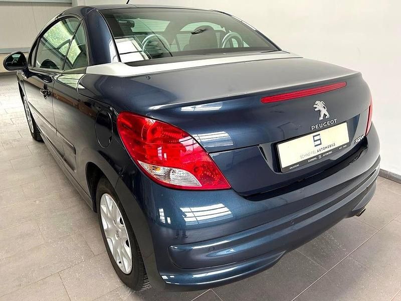Gebraucht Peugeot 207 CC Active 120 PS (88 kW) 2012 Blau Cabrio