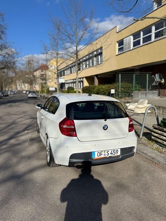 Gebraucht BMW 116 Lifestyle 122 PS (89 kW) 2009 Weiß Kleinwagen