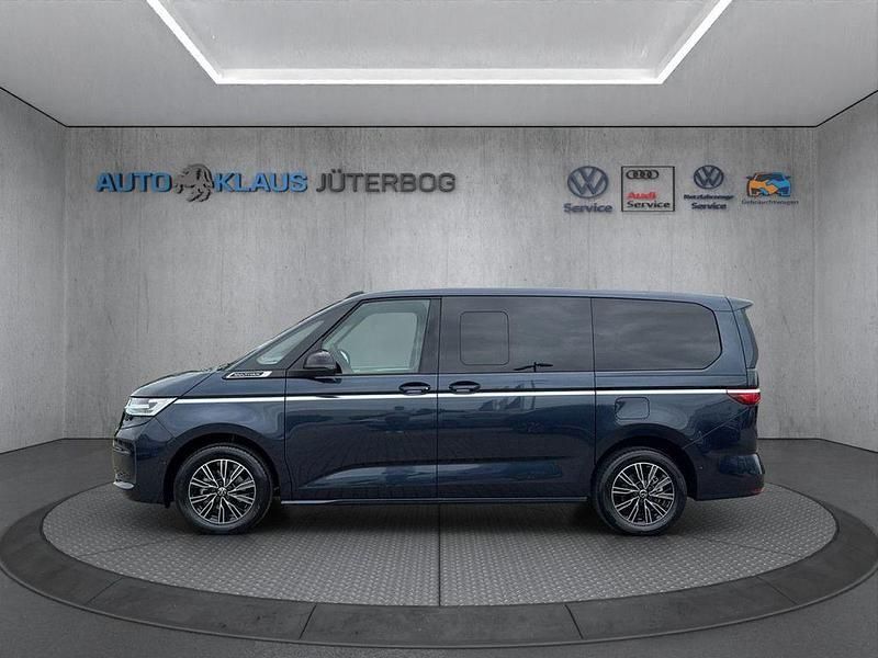 Gebraucht VW Multivan Style 150 PS (110 kW) 2024 Starlight blue Van / Kleinbus