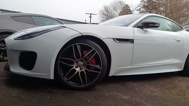 Gebraucht Jaguar F-Type R-Dynamic 300 PS (220 kW) 2019 Weiß Coupé