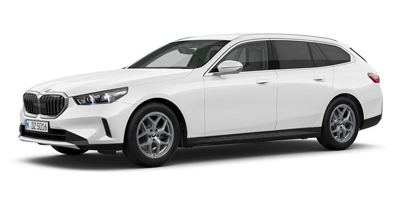 Weiß Gebraucht 2024 BMW 520 Comfort Edition Kombi | 54.925 € (Guter Preis) - Bild 1/4