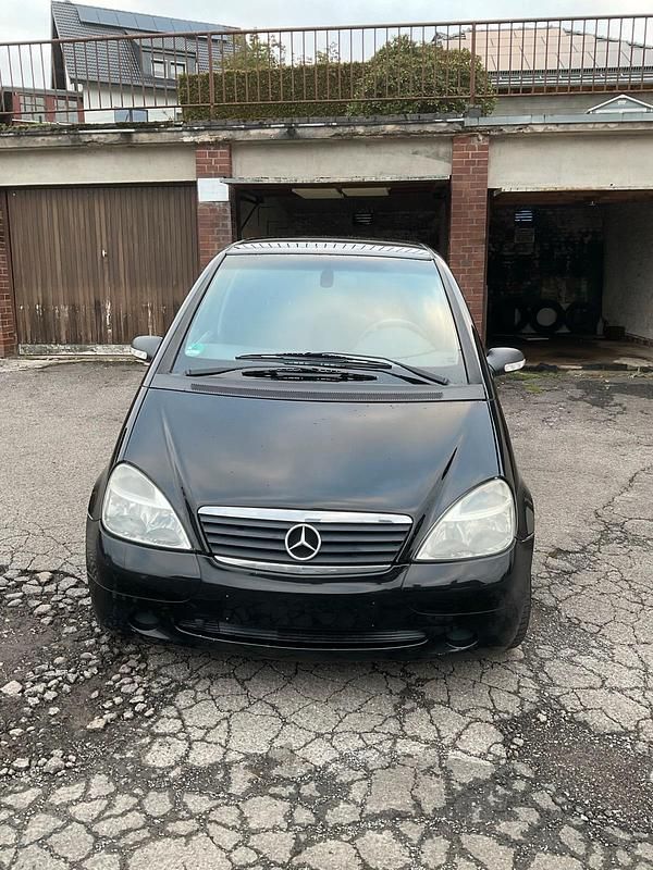 Schwarz Gebraucht 2004 Mercedes A140 Kleinwagen | 1.800 € - Bild 1/4