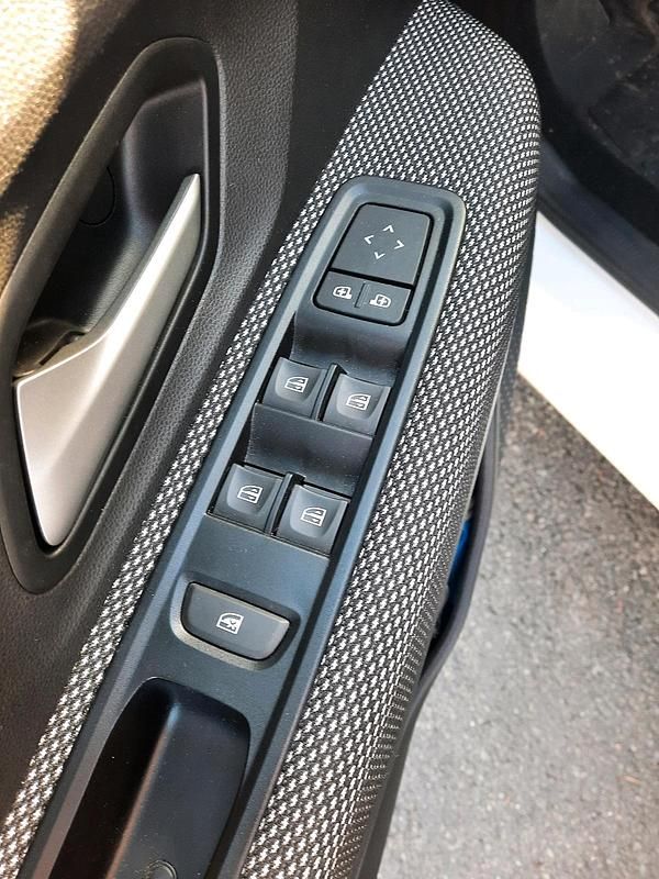 Gebraucht Dacia Sandero Expression 101 PS (74 kW) 2024 Weiß Limousine