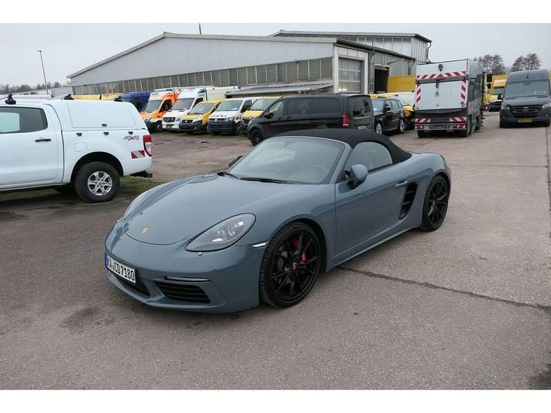Grau (metallic) Gebraucht 2016 Porsche Boxster Cabrio | 56.900 € (Teuer) - Bild 1/4
