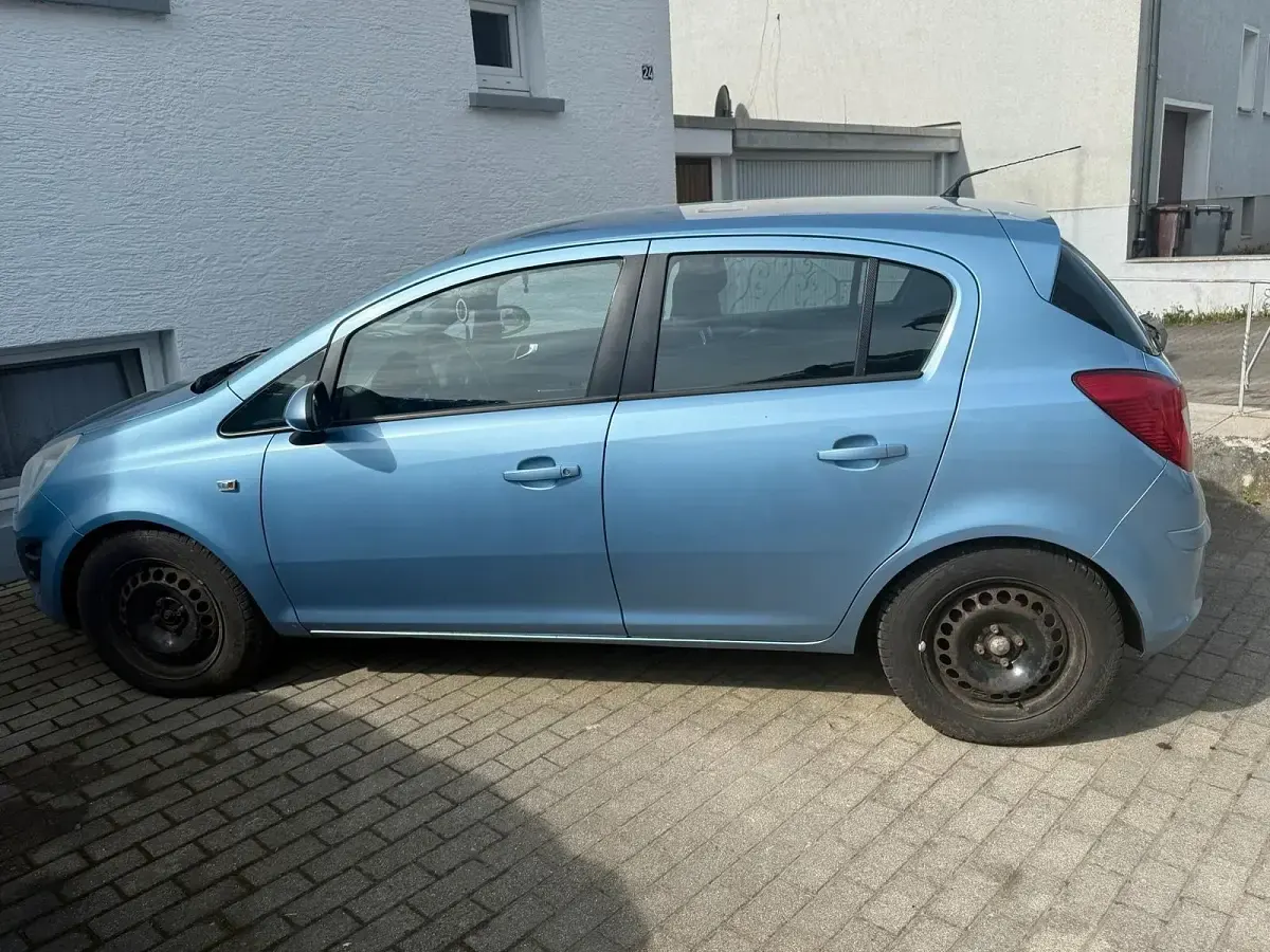 Gebraucht Opel Corsa 95 PS (69 kW) 2013 Blau Kleinwagen
