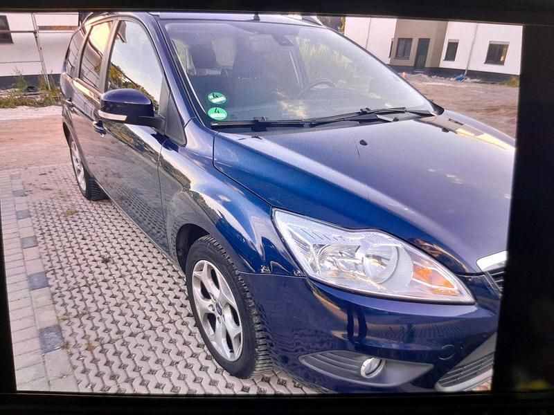 Blau Gebraucht 2010 Ford Focus Kombi | 3.100 € (Guter Preis) - Bild 1/4