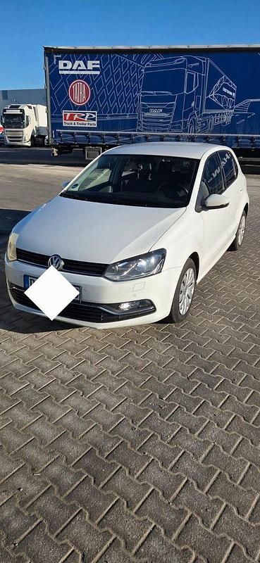 Weiß Gebraucht 2015 VW Polo Kleinwagen | 9.800 € (Fairer Preis) - Bild 1/4