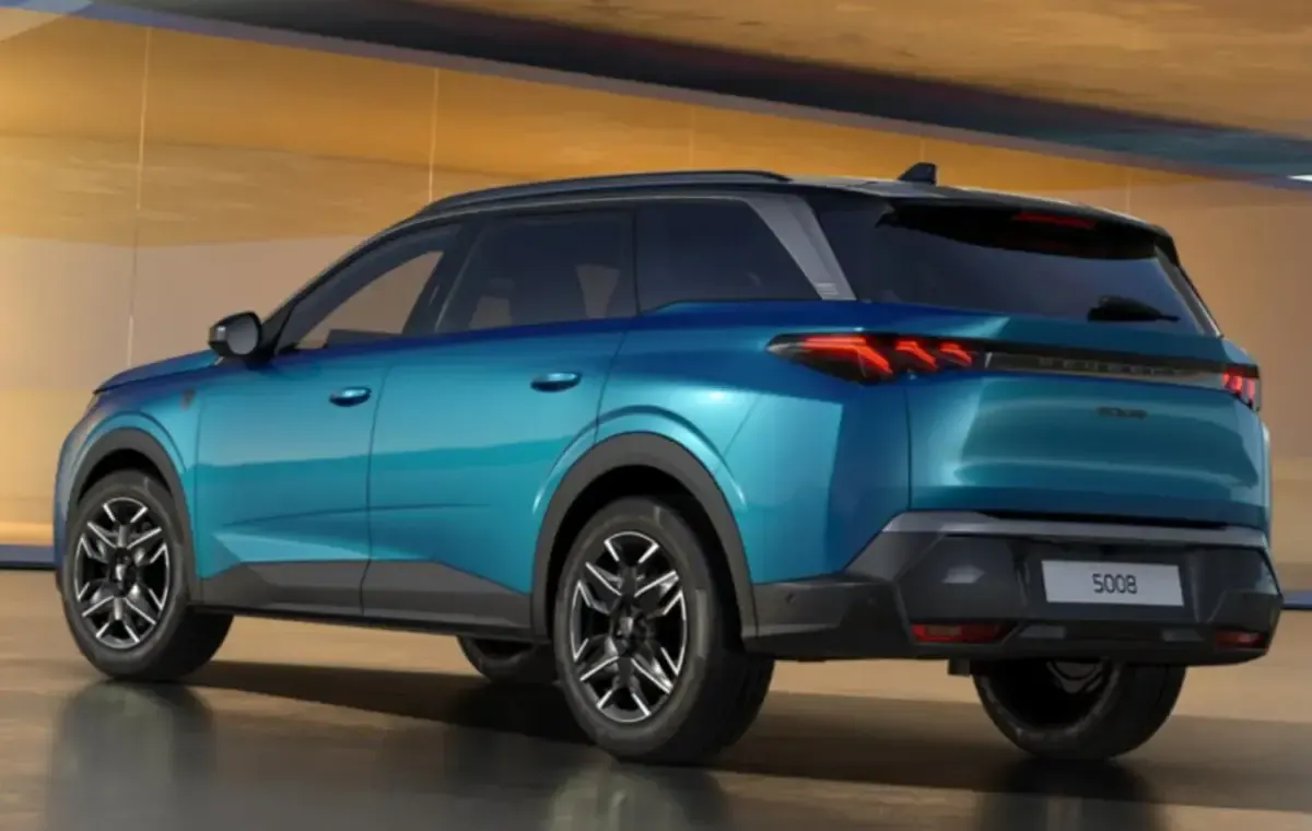 Neu Peugeot 5008 GT 145 PS (106 kW) 2026 Obsession blau metallic SUV