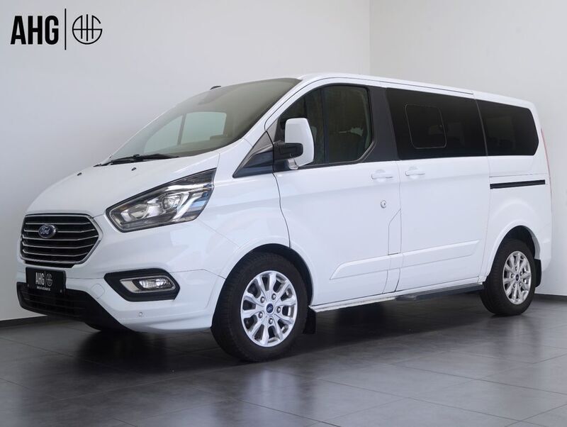 Weiß Gebraucht 2021 Ford Tourneo Custom Titanium X Kombi | 38.800 € (Fairer Preis) - Bild 1/4