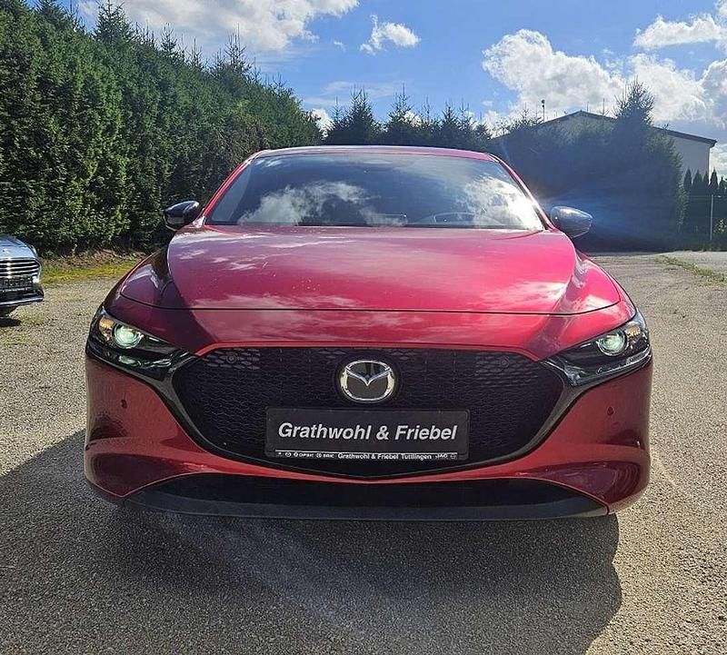 Neu Mazda 3 Homura-Line 140 PS (102 kW) 2025 Rot Limousine