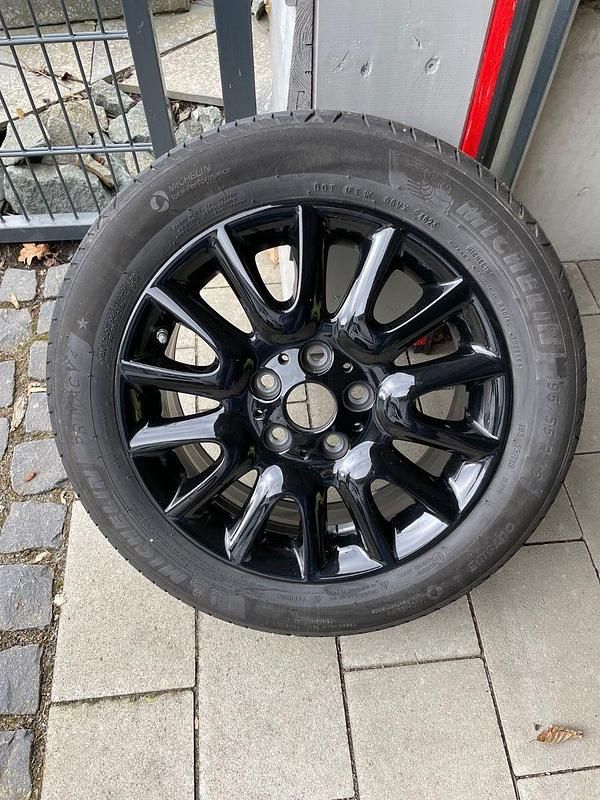 Gebraucht Mini Cooper 136 PS (100 kW) 2024 Gelb Kleinwagen