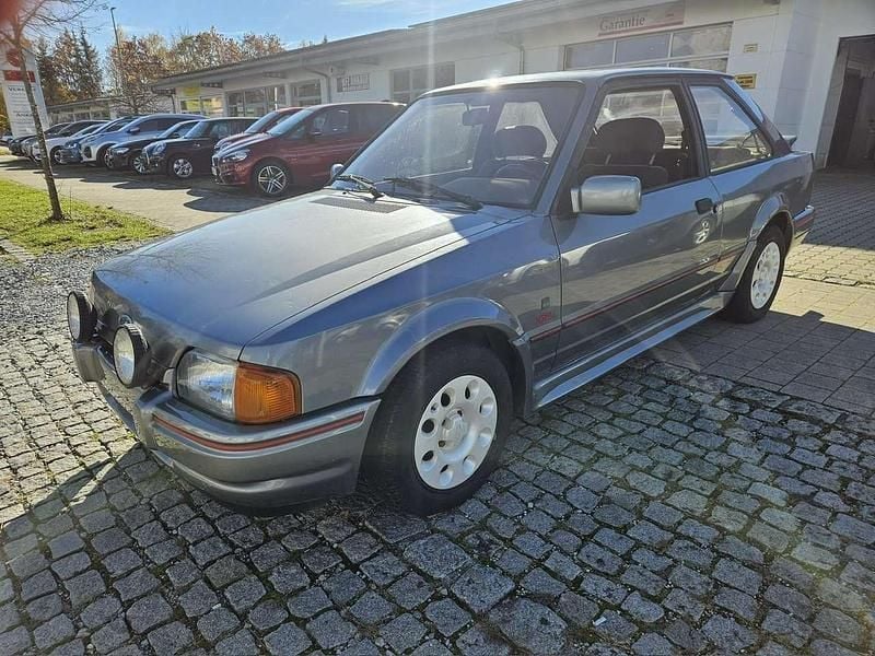 Grau Gebraucht 1986 Ford Escort Limousine | 9.900 € - Bild 1/4