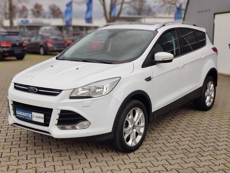 Weiß Gebraucht 2015 Ford Kuga Titanium SUV | 13.900 € (Fairer Preis) - Bild 1/4