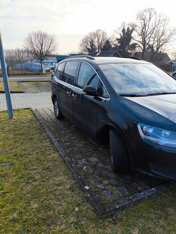 Gebraucht VW Sharan 140 PS (102 kW) 2013 Schwarz Van / Kleinbus