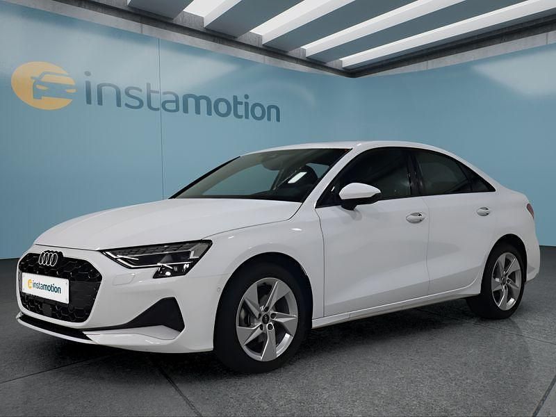 Weiß Gebraucht 2025 Audi A3 Limousine | 31.049 € (Superpreis) - Bild 1/4