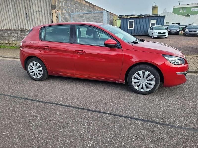 Gebraucht Peugeot 308 131 PS (96 kW) 2016 Rot Limousine