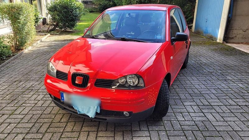 Rot Gebraucht 2004 Seat Arosa Kleinwagen | 899 € (Guter Preis) - Bild 1/4