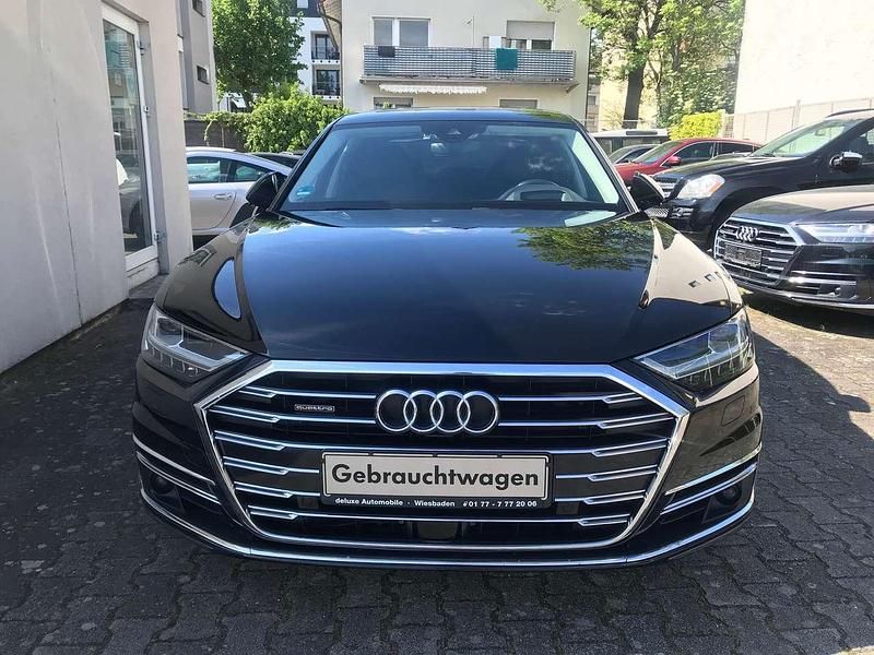Mythosschwarz metallic Gebraucht 2018 Audi A8L Limousine | 44.400 € (Guter Preis) - Bild 1/4