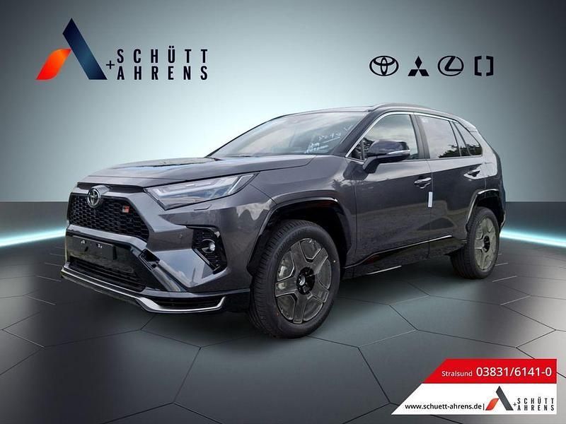 Grey metallic (1g3)/ attitude Neu 2025 Toyota RAV4 Hybrid Sport SUV | 60.980 € (Teuer) - Bild 1/4