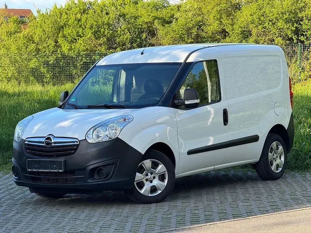 Gebraucht Opel Combo 105 PS (77 kW) 2017 Weiß Van / Kleinbus